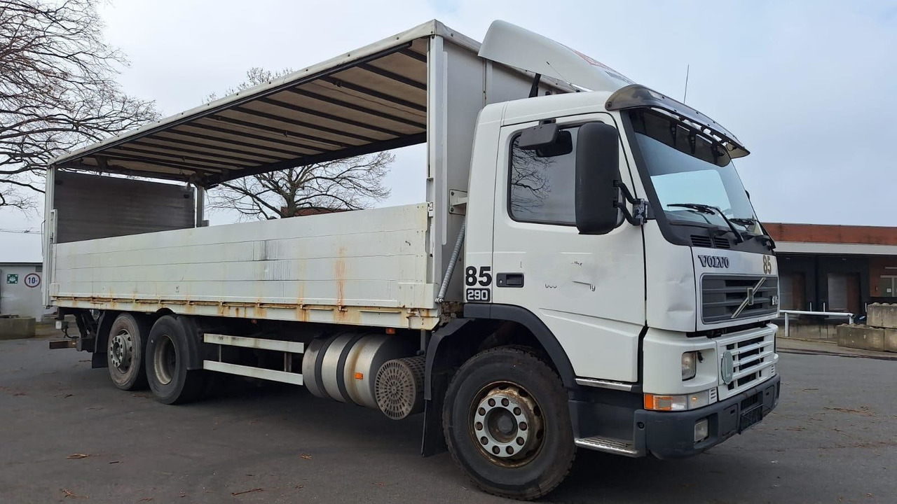 Volvo FM7 6x2 Koffer 3x vorhanden - Kamion sa zatvorenim sandukom: slika 2 Volvo FM7 6x2 Koffer 3x vorhanden - Kamion sa zatvorenim sandukom: slika 2