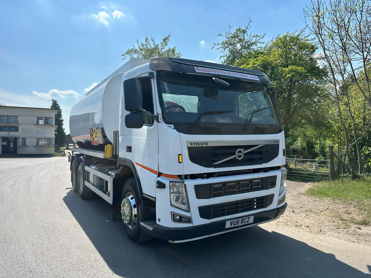2011 Volvo FM Fuel Tanker - Kamion cisterna: slika 3 2011 Volvo FM Fuel Tanker - Kamion cisterna: slika 3
