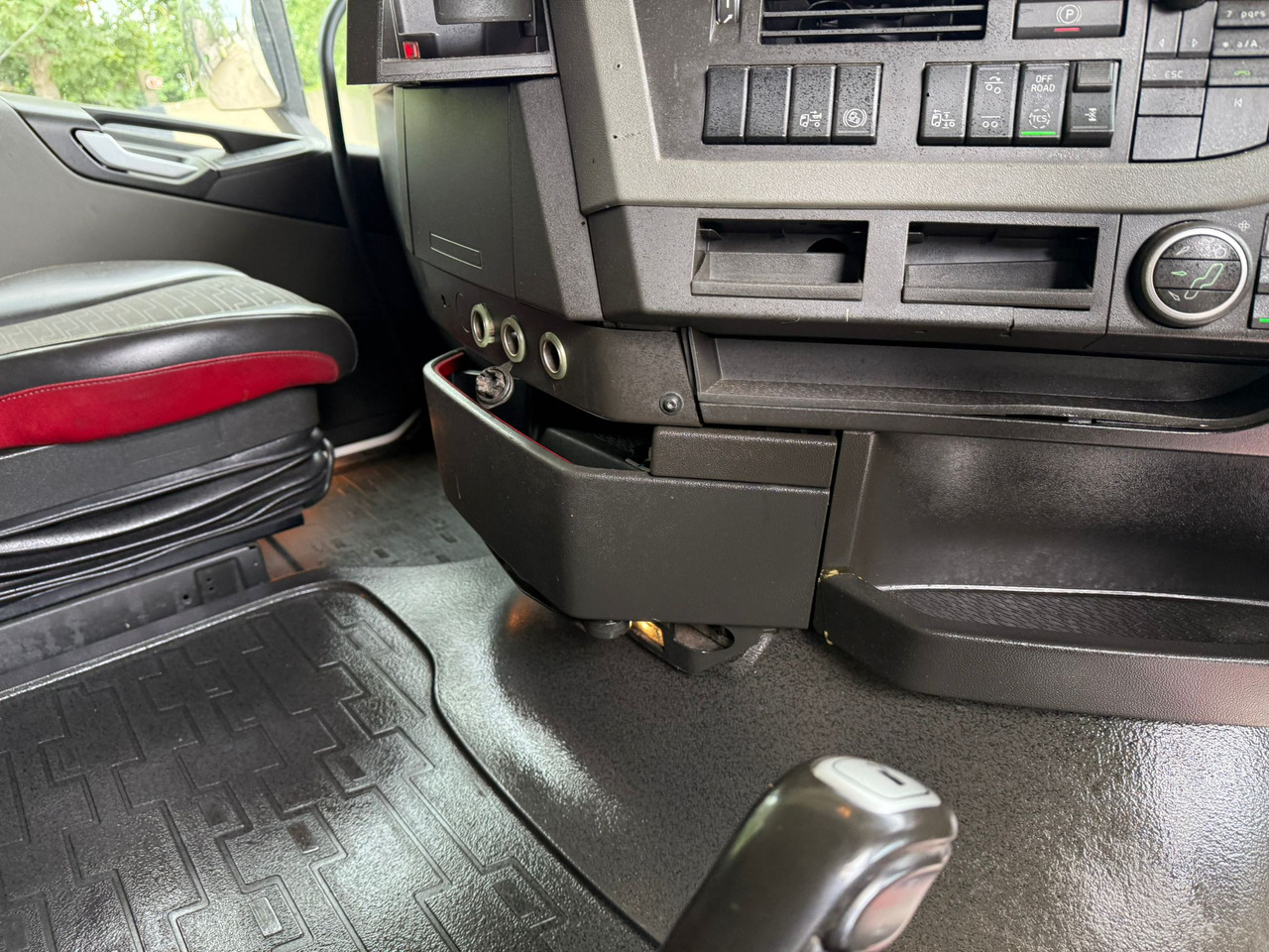 Tegljač 2015 Volvo FH 460 Tractor Unit: slika 28