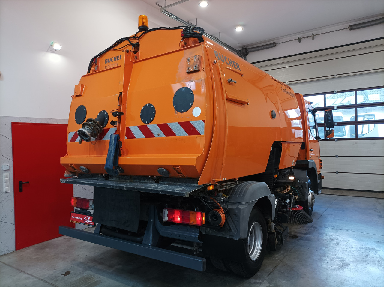 MERCEDES-BENZ Atego 1018 Zamiatarka Kehrmaschine BUCHER Szczotki L/R PM10 2 Silniki 2012r - Autočistilica: slika 4 MERCEDES-BENZ Atego 1018 Zamiatarka Kehrmaschine BUCHER Szczotki L/R PM10 2 Silniki 2012r - Autočistilica: slika 4