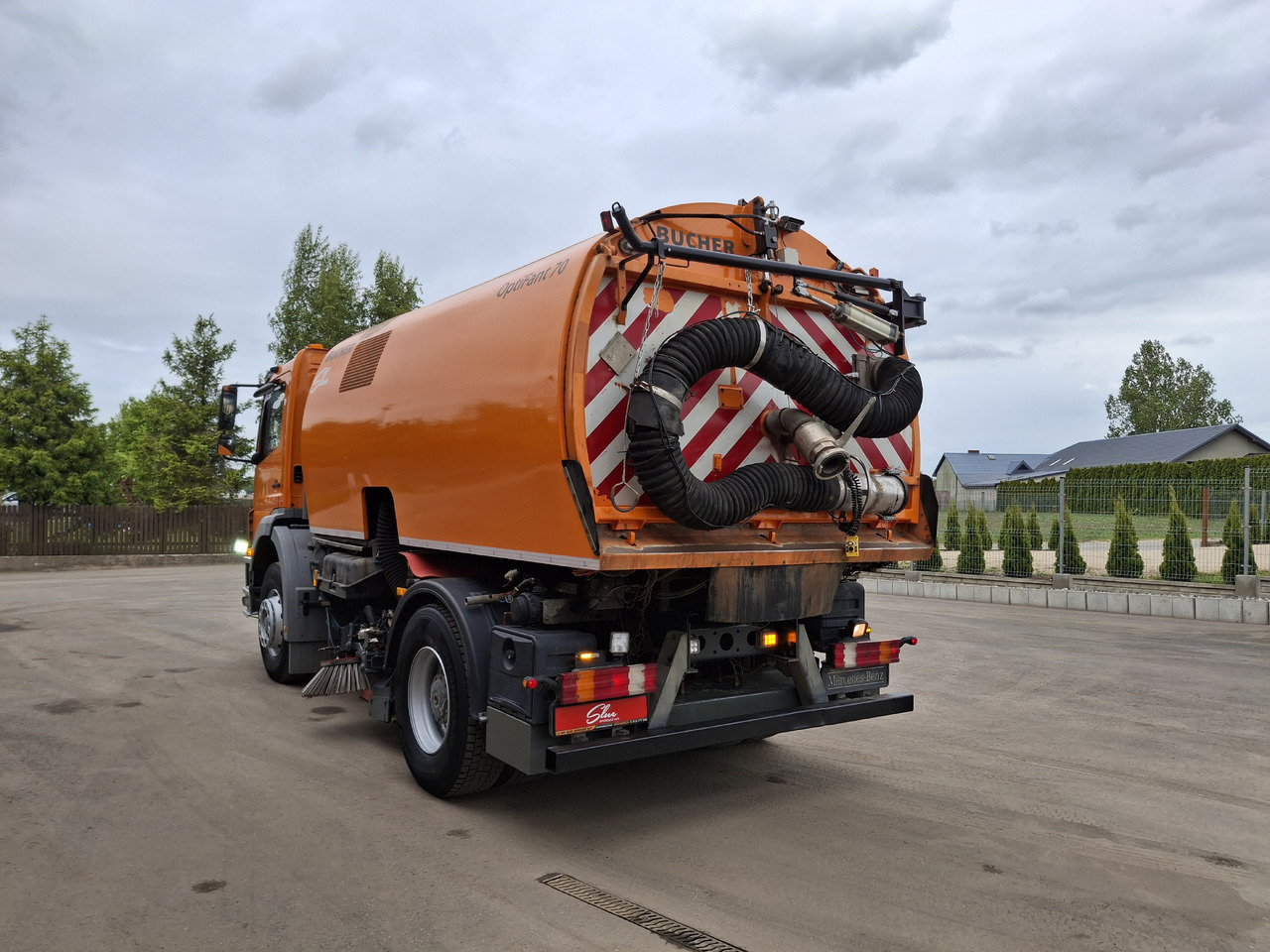 MERCEDES-BENZ Axor 1823 Zamiatarka Kehrmaschine BUCHER 2 Motoren Szczotki L/R Sweeper - Autočistilica: slika 3 MERCEDES-BENZ Axor 1823 Zamiatarka Kehrmaschine BUCHER 2 Motoren Szczotki L/R Sweeper - Autočistilica: slika 3
