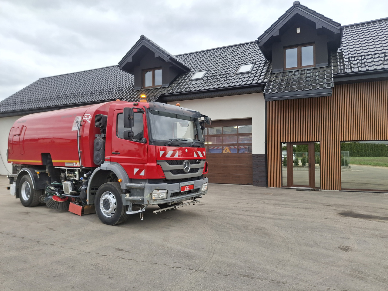 MERCEDES-BENZ Axor 1829 Zamiatarka Kehrmaschine BUCHER 2 Motoren Karcher PM10 Odchwaszczarka Sweeper - Autočistilica: slika 1 MERCEDES-BENZ Axor 1829 Zamiatarka Kehrmaschine BUCHER 2 Motoren Karcher PM10 Odchwaszczarka Sweeper - Autočistilica: slika 1