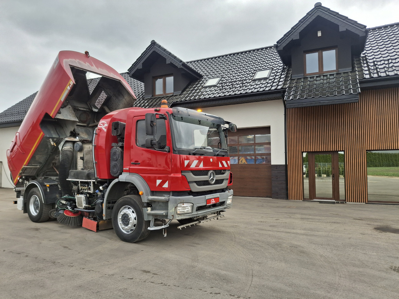 MERCEDES-BENZ Axor 1829 Zamiatarka Kehrmaschine BUCHER 2 Motoren Karcher PM10 Odchwaszczarka Sweeper - Autočistilica: slika 5 MERCEDES-BENZ Axor 1829 Zamiatarka Kehrmaschine BUCHER 2 Motoren Karcher PM10 Odchwaszczarka Sweeper - Autočistilica: slika 5