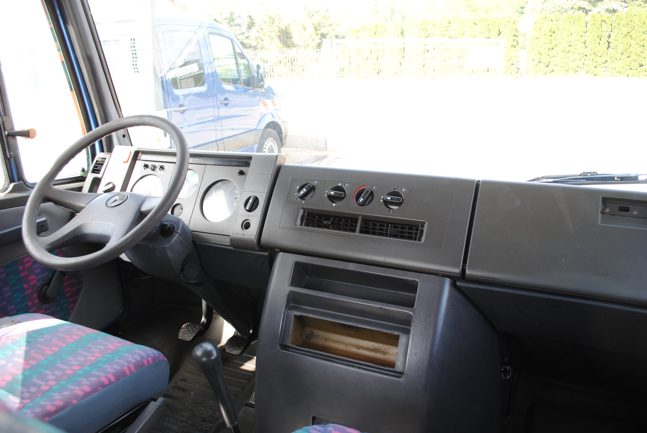 Mercedes-Benz 711D Doka Dubel Kabina Pritsche Doppelkabine - Kamion sa tovarnim sandukom: slika 5 Mercedes-Benz 711D Doka Dubel Kabina Pritsche Doppelkabine - Kamion sa tovarnim sandukom: slika 5