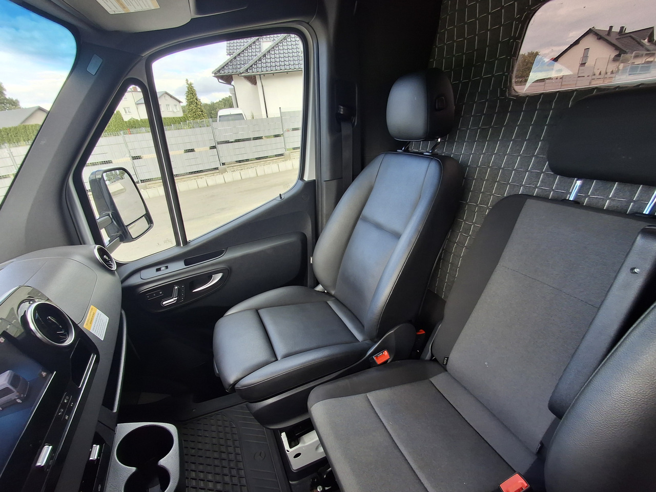 Mercedes-Benz Sprinter 519 Laweta 3500kg Koła Bliźniacze 3.0 V6 Mercedes-Benz Sprinter 519 Laweta 3500kg Koła Bliźniacze 3.0 V6: slika 27