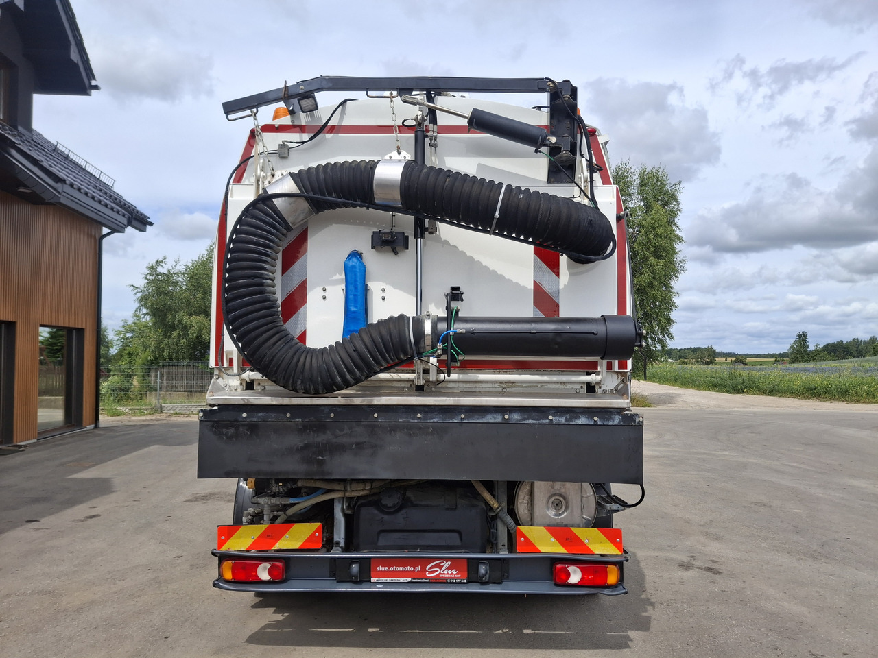 RENAULT D16 Zamiatarka Kehrmaschine FAUN Euro 6 PM10 Szczotki L/R Karcher Rura Do Liści 2 Motoren - Autočistilica: slika 4 RENAULT D16 Zamiatarka Kehrmaschine FAUN Euro 6 PM10 Szczotki L/R Karcher Rura Do Liści 2 Motoren - Autočistilica: slika 4