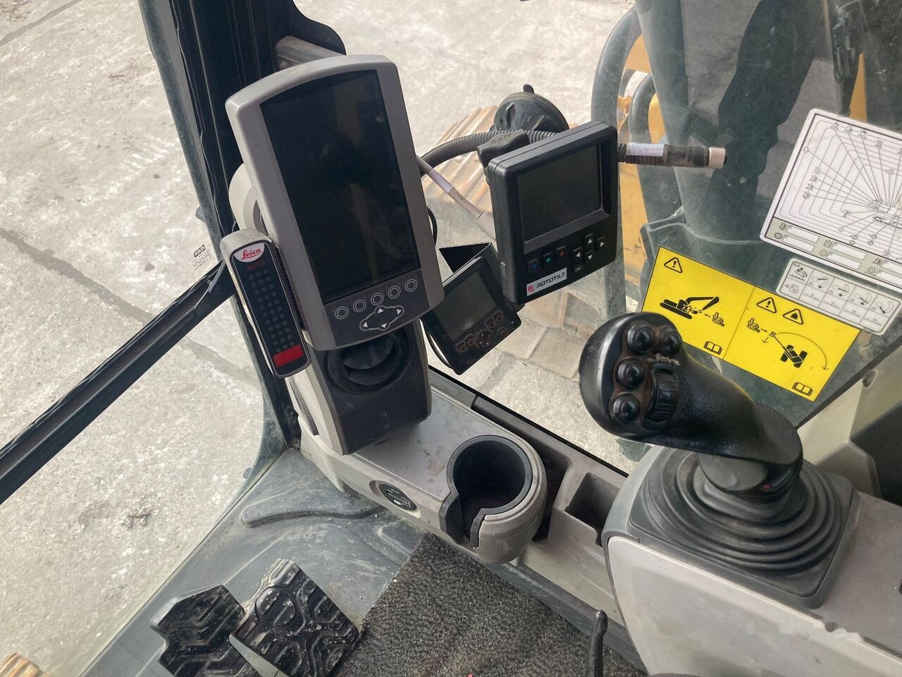 Bager guseničar Caterpillar 325 F LCR Rototylt: slika 14 Bager guseničar Caterpillar 325 F LCR Rototylt: slika 14