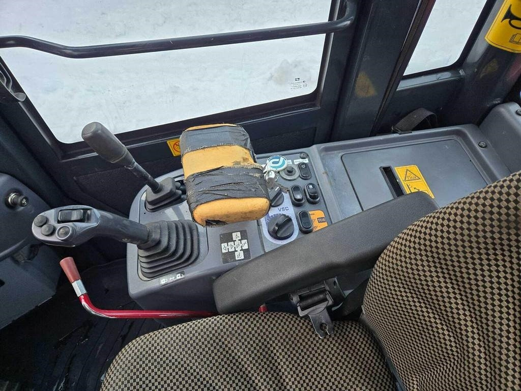 Komatsu WA200PZ-6 - Utovarivač točkaš: slika 1 Komatsu WA200PZ-6 - Utovarivač točkaš: slika 1