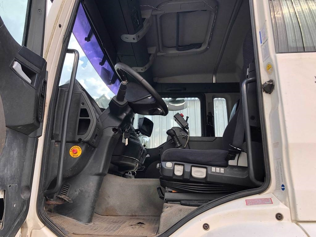 MAN TGA 26.430 6X2-2 BL/M 3-WAY TIP+PALFINGER PK23500 - Istovarivač: slika 4 MAN TGA 26.430 6X2-2 BL/M 3-WAY TIP+PALFINGER PK23500 - Istovarivač: slika 4