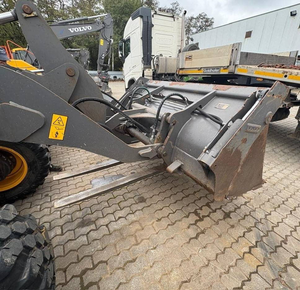 Volvo L 35 G - Utovarivač točkaš: slika 5 Volvo L 35 G - Utovarivač točkaš: slika 5