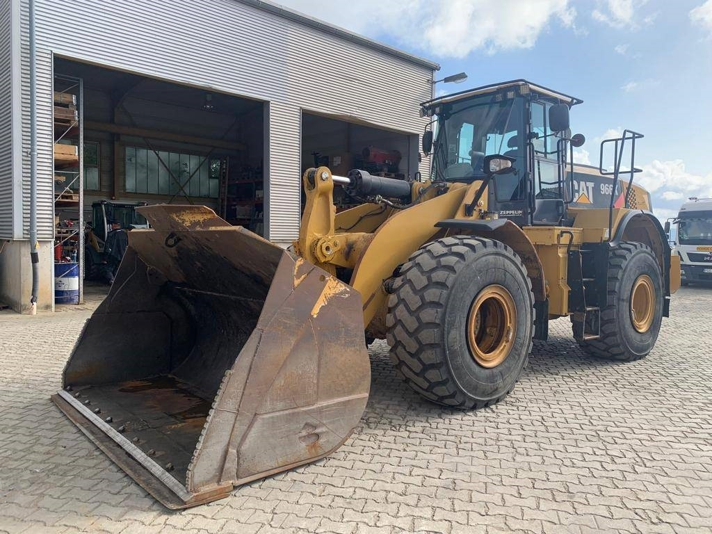 CAT 966 K - Utovarivač točkaš: slika 1 CAT 966 K - Utovarivač točkaš: slika 1