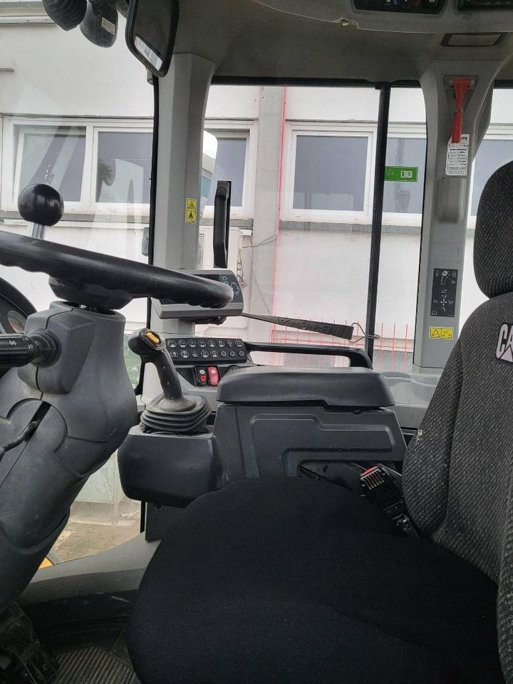 CAT 930 K - Utovarivač točkaš: slika 4 CAT 930 K - Utovarivač točkaš: slika 4