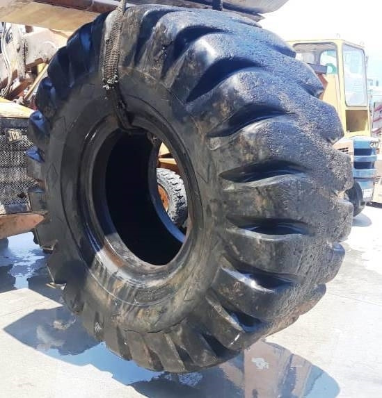 Goodyear 29.5-29 L3 - Guma za Građevinska mašina: slika 1 Goodyear 29.5-29 L3 - Guma za Građevinska mašina: slika 1