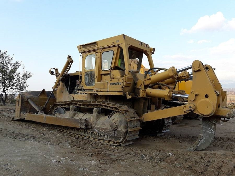Komatsu D 155 A-1 - Buldožer: slika 2 Komatsu D 155 A-1 - Buldožer: slika 2