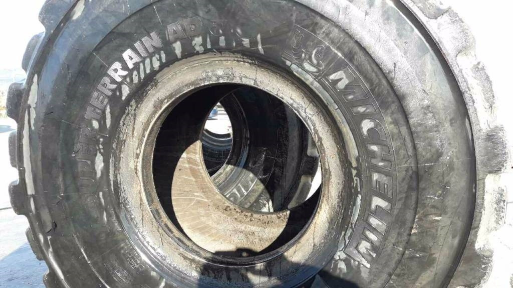 Michelin 29,5R25 X-SUPER TERRAIN /AD - Guma: slika 2 Michelin 29,5R25 X-SUPER TERRAIN /AD - Guma: slika 2