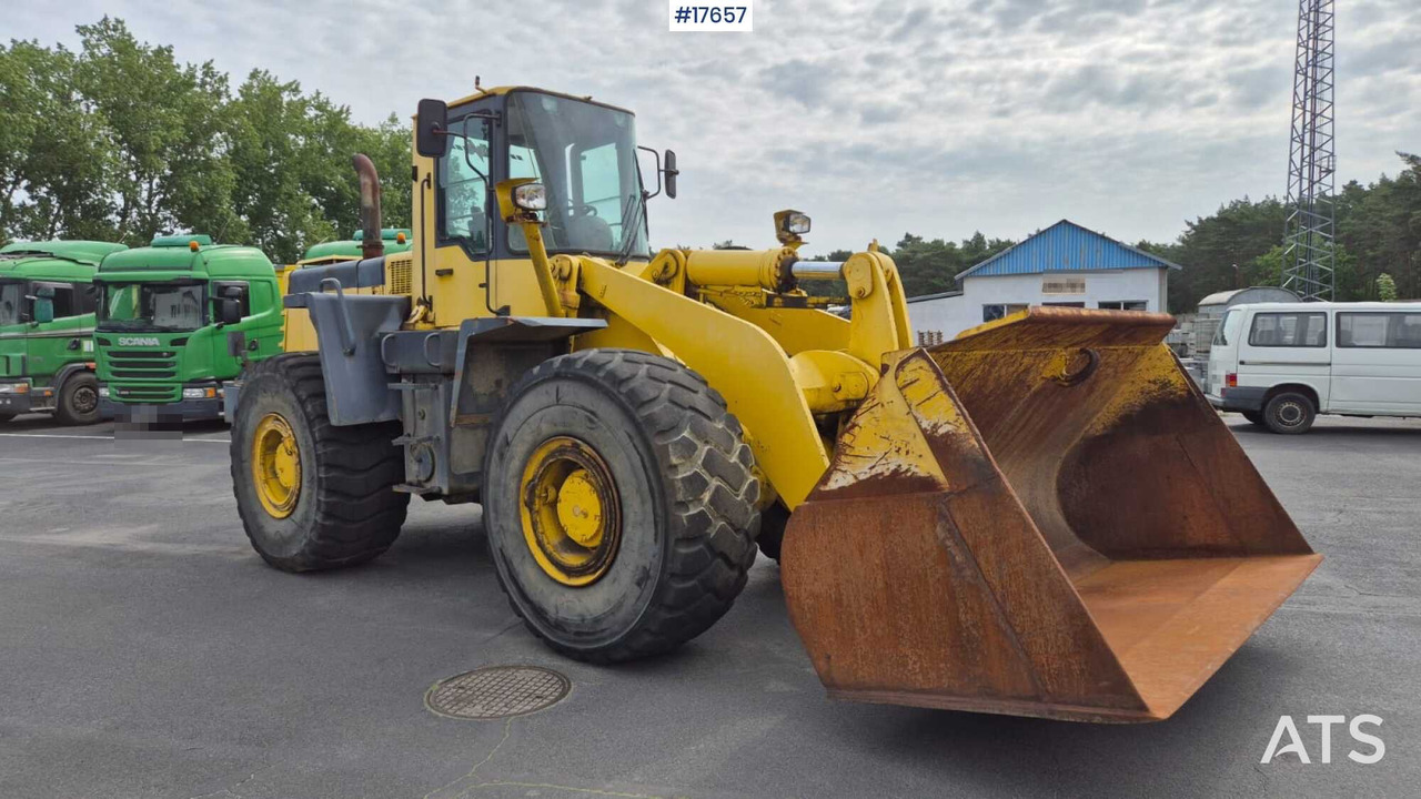 2000 Komatsu WA420-3H - Utovarivač točkaš: slika 4 2000 Komatsu WA420-3H - Utovarivač točkaš: slika 4