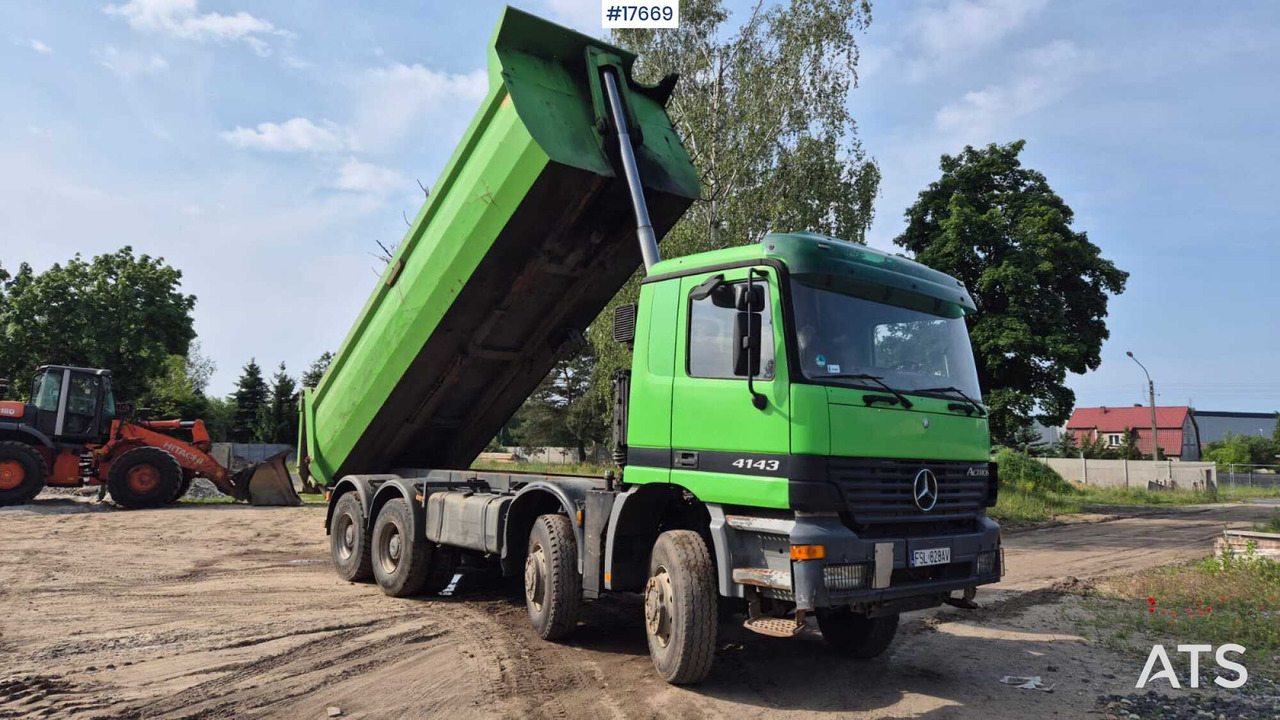 2002 Mercedes-Benz Actros 4143 8x8 - Istovarivač: slika 2 2002 Mercedes-Benz Actros 4143 8x8 - Istovarivač: slika 2