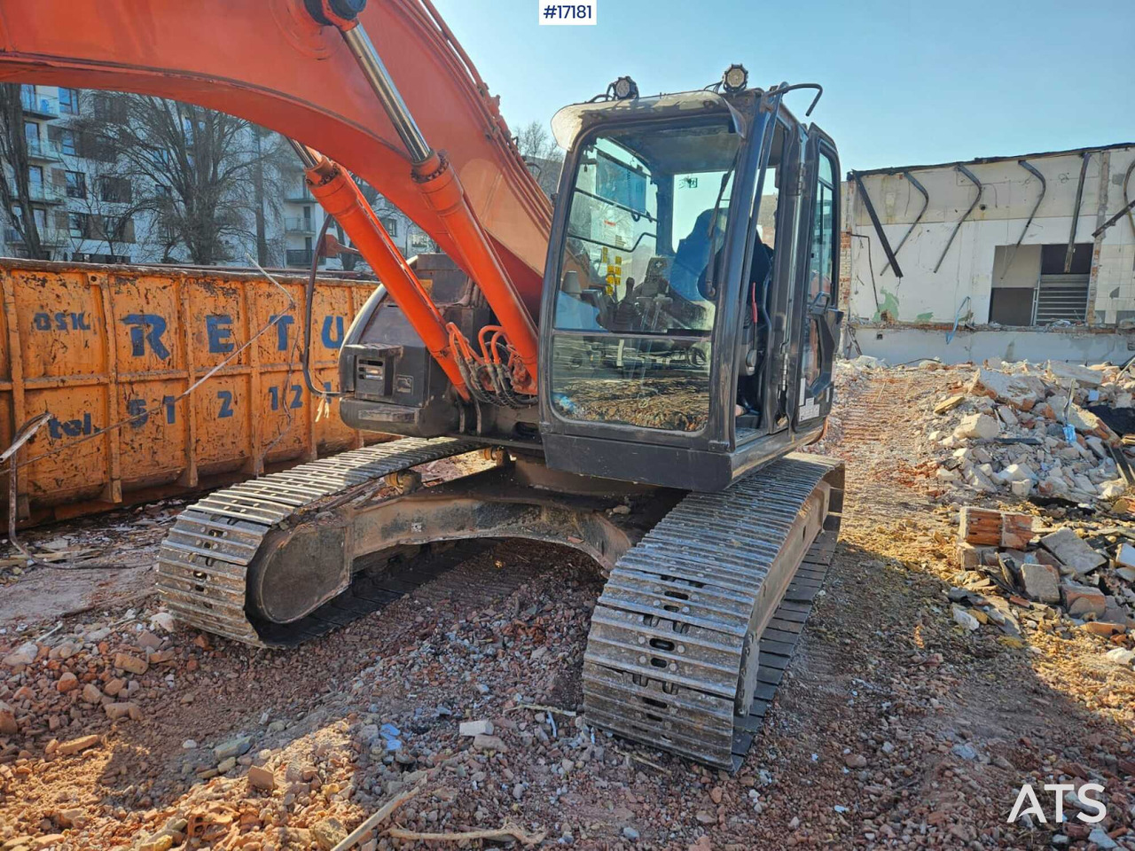 Hydraulic excavator Hitachi ZX225 LC (2013) - Bager guseničar: slika 2 Hydraulic excavator Hitachi ZX225 LC (2013) - Bager guseničar: slika 2