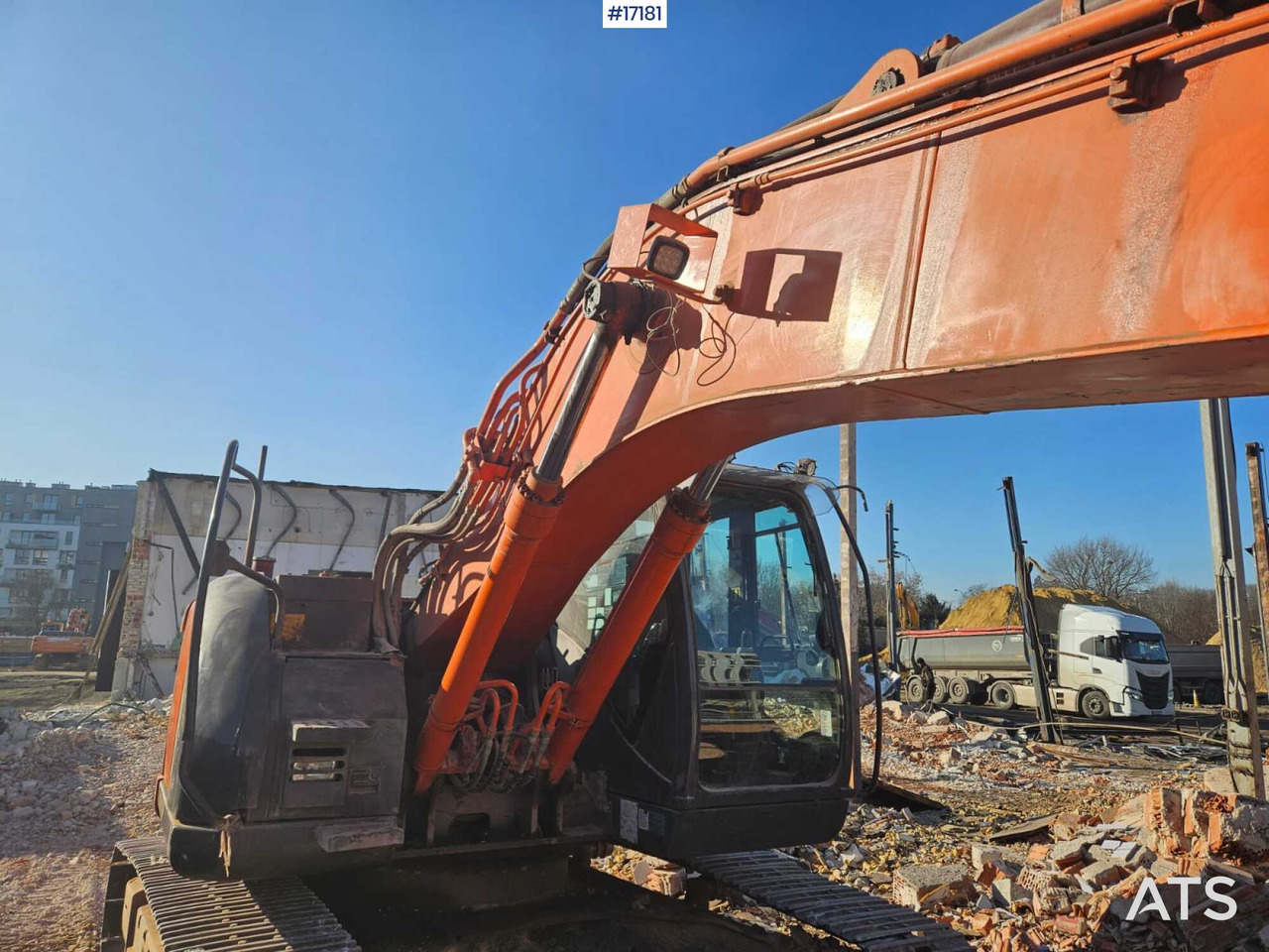 Hydraulic excavator Hitachi ZX225 LC (2013) - Bager guseničar: slika 4 Hydraulic excavator Hitachi ZX225 LC (2013) - Bager guseničar: slika 4