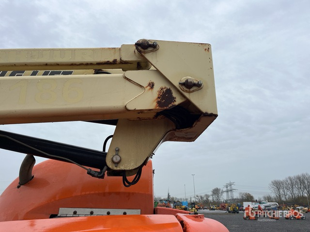 2005 JLG 510 4WD Diesel Articulating Boom Lift - Zglobna platforma: slika 4 2005 JLG 510 4WD Diesel Articulating Boom Lift - Zglobna platforma: slika 4