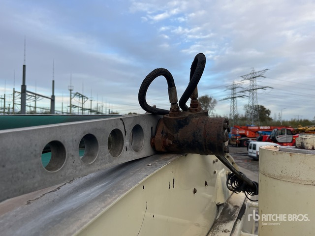 2010 Volvo FM420 8x4 Sleeper Tri/A Dump Truck - Istovarivač: slika 4 2010 Volvo FM420 8x4 Sleeper Tri/A Dump Truck - Istovarivač: slika 4