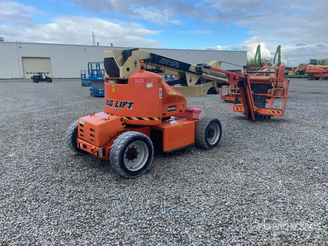 JLG M450AJ Telescopic Boom Lift - Zglobna platforma: slika 1 JLG M450AJ Telescopic Boom Lift - Zglobna platforma: slika 1