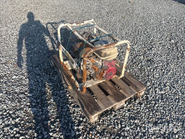 Sdmo R7.5T Generator Set - Set generatora: slika 4 Sdmo R7.5T Generator Set - Set generatora: slika 4