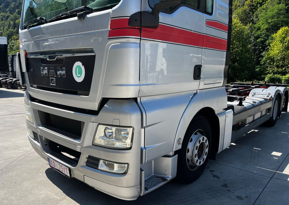 MAN TGX 18.480 // Euro 5 // 6x2 // BDF // Cały na poduszkach // Automat // - Kamion sa golom šasijom i zatvorenom kabinom: slika 5 MAN TGX 18.480 // Euro 5 // 6x2 // BDF // Cały na poduszkach // Automat // - Kamion sa golom šasijom i zatvorenom kabinom: slika 5