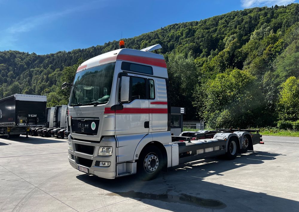 MAN TGX 18.480 // Euro 5 // 6x2 // BDF // Cały na poduszkach // Automat // - Kamion sa golom šasijom i zatvorenom kabinom: slika 1 MAN TGX 18.480 // Euro 5 // 6x2 // BDF // Cały na poduszkach // Automat // - Kamion sa golom šasijom i zatvorenom kabinom: slika 1