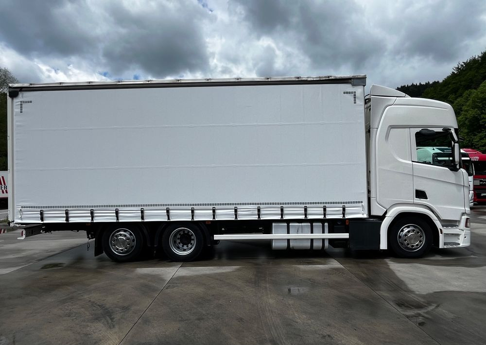 Scania R410 // 2018 Rok 6x2 // Retarder // Automat // Led // Navi // 77 // - Kamion sa ceradom: slika 4 Scania R410 // 2018 Rok 6x2 // Retarder // Automat // Led // Navi // 77 // - Kamion sa ceradom: slika 4