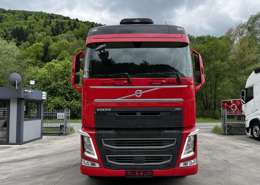 Volvo FH // Standard // 2018 // Duże zbiorniki // Klima postojowa // Radary // Idealny ! - Tegljač: slika 2 Volvo FH // Standard // 2018 // Duże zbiorniki // Klima postojowa // Radary // Idealny ! - Tegljač: slika 2