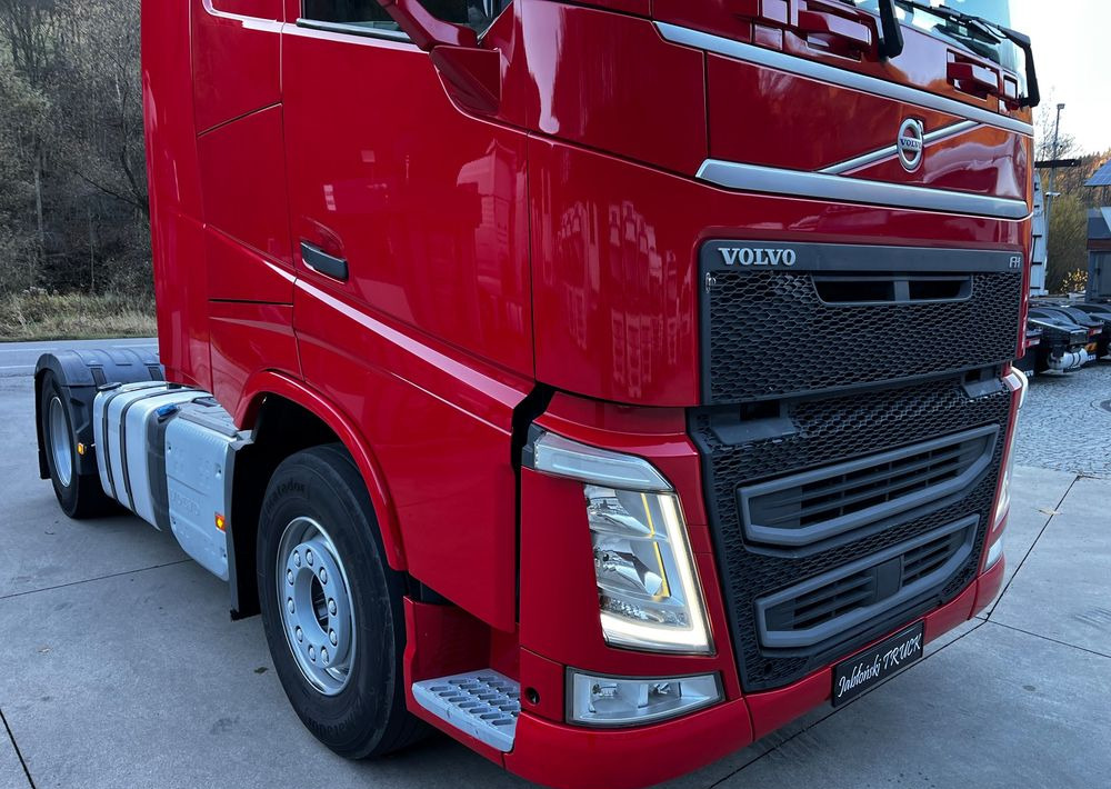 Volvo FH // Standard // 2018 // Duże zbiorniki // Klima postojowa // Radary // Idealny ! - Tegljač: slika 2 Volvo FH // Standard // 2018 // Duże zbiorniki // Klima postojowa // Radary // Idealny ! - Tegljač: slika 2