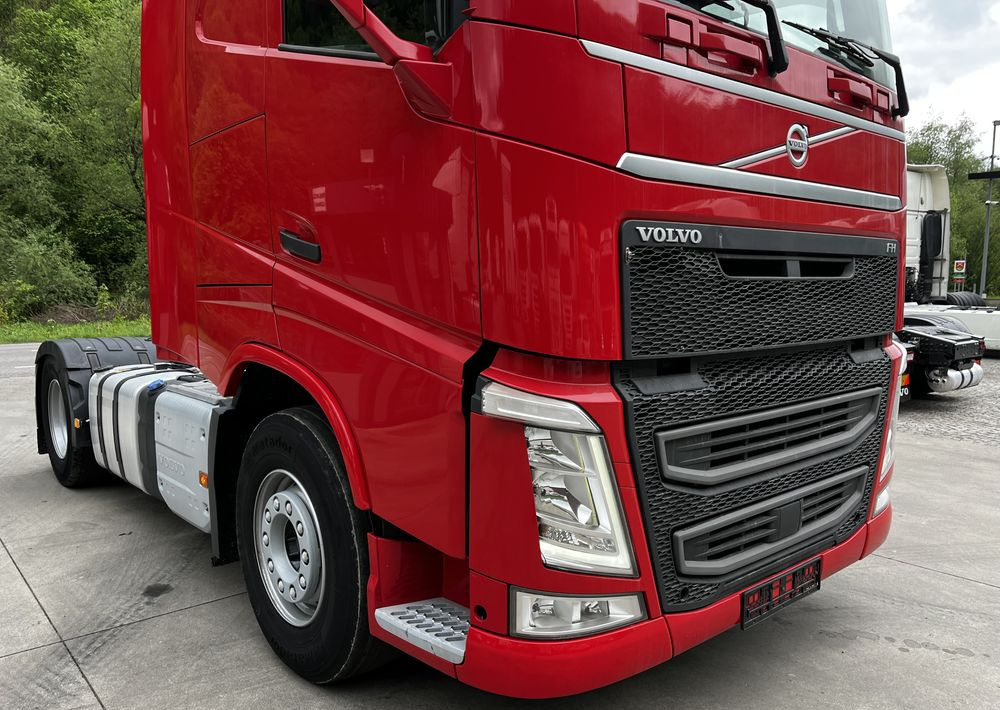 Volvo FH // Standard // 2018 // Duże zbiorniki // Klima postojowa // Radary // Idealny ! - Tegljač: slika 4 Volvo FH // Standard // 2018 // Duże zbiorniki // Klima postojowa // Radary // Idealny ! - Tegljač: slika 4