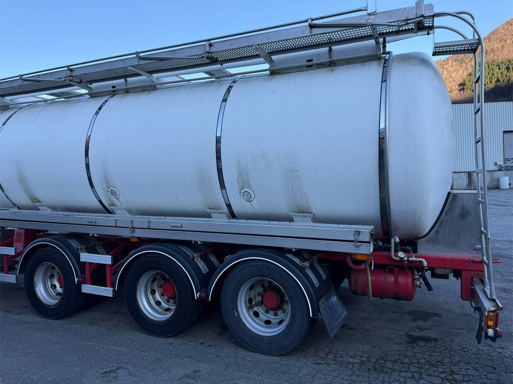 Annet Schrader tank trailer 32 m2 - Poluprikolica cisterna: slika 5 Annet Schrader tank trailer 32 m2 - Poluprikolica cisterna: slika 5