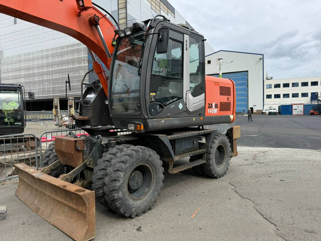 Hitachi ZX 140 W-3 - Bager točkaš: slika 3 Hitachi ZX 140 W-3 - Bager točkaš: slika 3