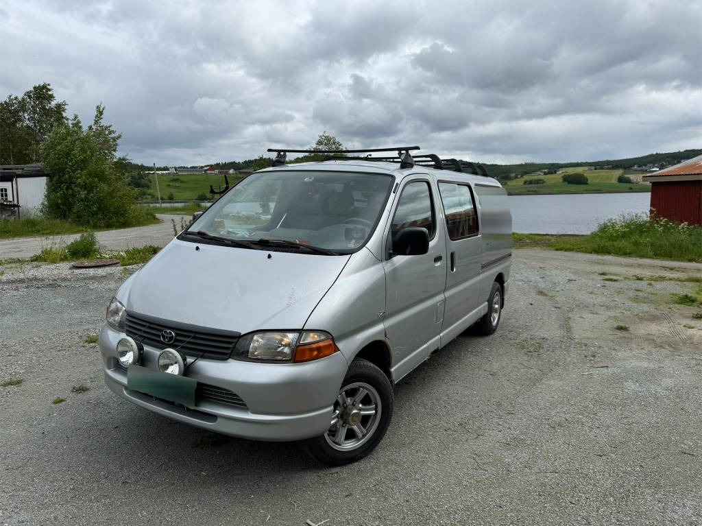 Toyota Hiace 4x4 - Furgon: slika 1 Toyota Hiace 4x4 - Furgon: slika 1