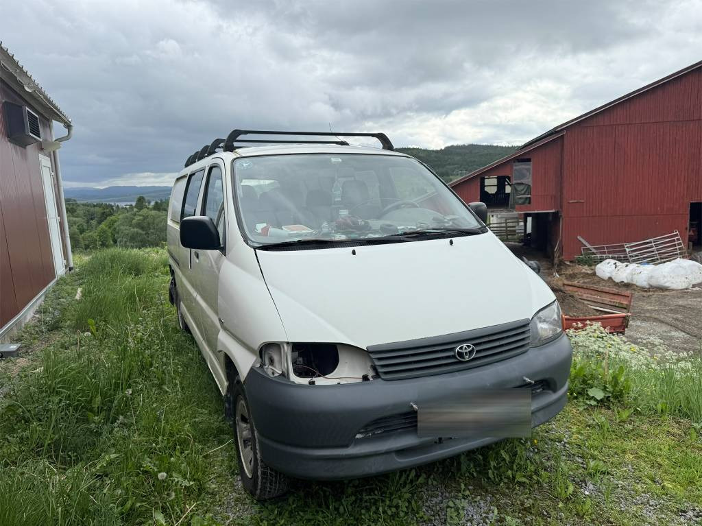 Toyota Hiace 4x4 - Furgon: slika 2 Toyota Hiace 4x4 - Furgon: slika 2