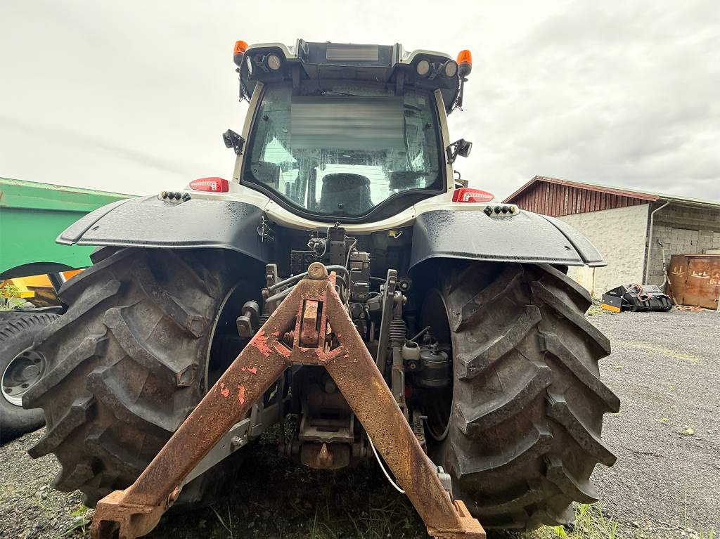 Valtra N 174 med frontlaster - Traktor: slika 4 Valtra N 174 med frontlaster - Traktor: slika 4