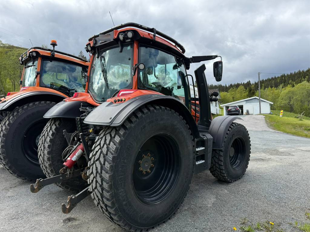 Valtra N175 V inkl. Noremat armklipper kantslåttløsning - Traktor: slika 5 Valtra N175 V inkl. Noremat armklipper kantslåttløsning - Traktor: slika 5