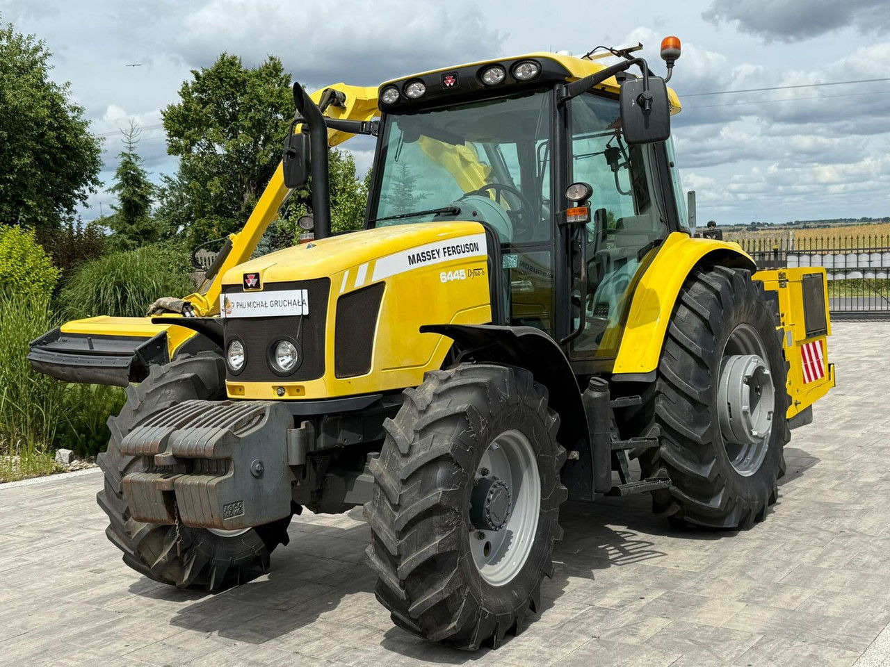 Massey Ferguson 6445 z kosiarką wysięgnikową do poboczy Rousseau T hénor 510 L FI - Traktor: slika 3 Massey Ferguson 6445 z kosiarką wysięgnikową do poboczy Rousseau T hénor 510 L FI - Traktor: slika 3