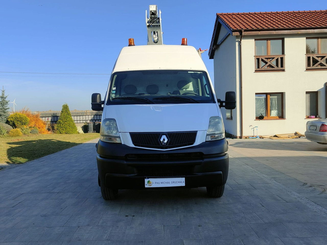 Renault Mascott 3.0 - Vazdušna platforma montirana na kamion: slika 2 Renault Mascott 3.0 - Vazdušna platforma montirana na kamion: slika 2