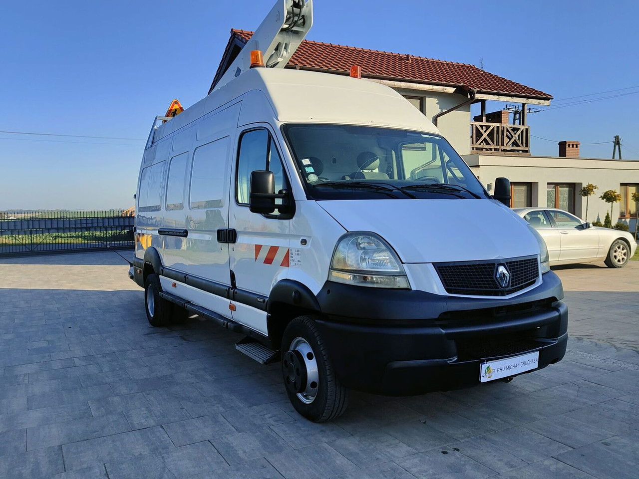 Renault Mascott 3.0 - Vazdušna platforma montirana na kamion: slika 1 Renault Mascott 3.0 - Vazdušna platforma montirana na kamion: slika 1