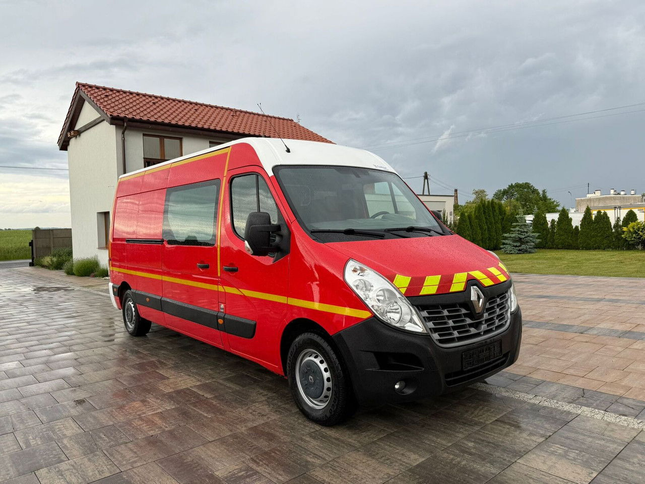 Renault Master 2016 Rok Ambulans Karetka Pogotowie - Vozilo hitne pomoći: slika 1 Renault Master 2016 Rok Ambulans Karetka Pogotowie - Vozilo hitne pomoći: slika 1