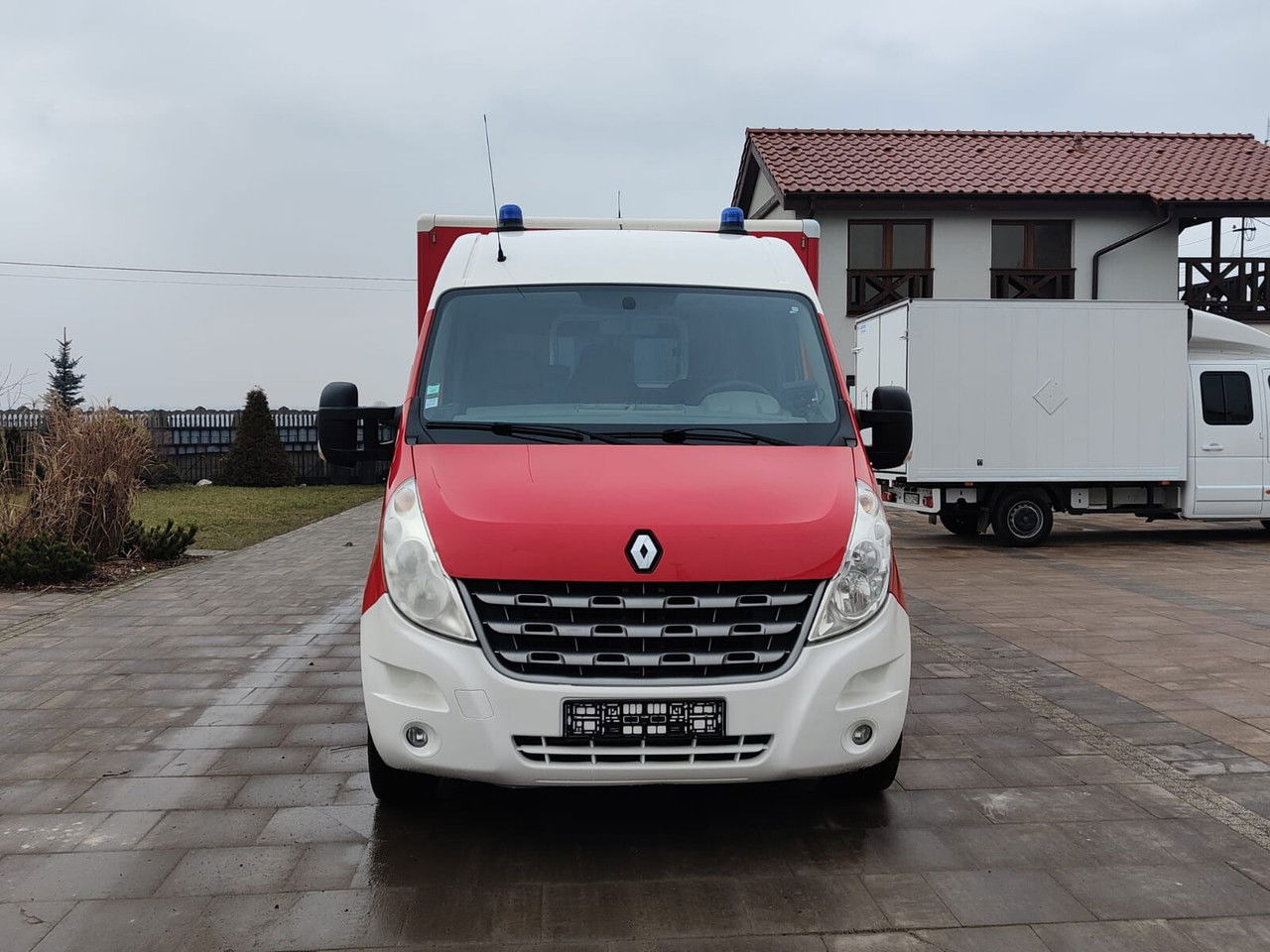 Renault Master Karetka Ambulans pogotowie kontenerowe Kamper - Vozilo hitne pomoći: slika 2 Renault Master Karetka Ambulans pogotowie kontenerowe Kamper - Vozilo hitne pomoći: slika 2