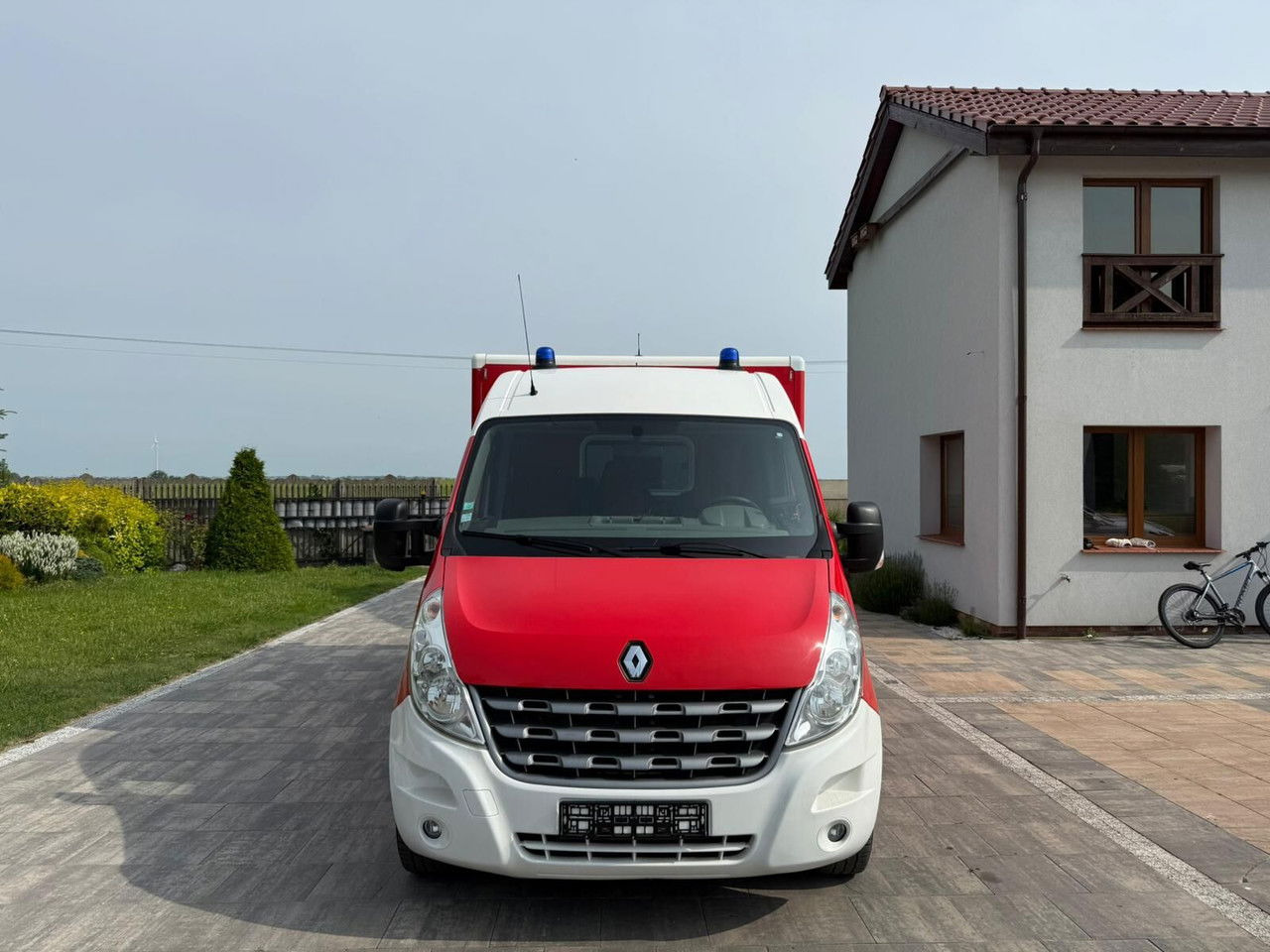 Renault Master Karetka Ambulans pogotowie kontenerowe - Vozilo hitne pomoći: slika 2 Renault Master Karetka Ambulans pogotowie kontenerowe - Vozilo hitne pomoći: slika 2