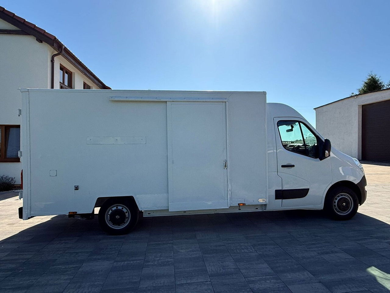 Renault Master Kontener niskopodłogowy Rampa najazdowa Sprowadzony Zarej - Dostavno vozilo sa zatvorenim sandukom: slika 4 Renault Master Kontener niskopodłogowy Rampa najazdowa Sprowadzony Zarej - Dostavno vozilo sa zatvorenim sandukom: slika 4