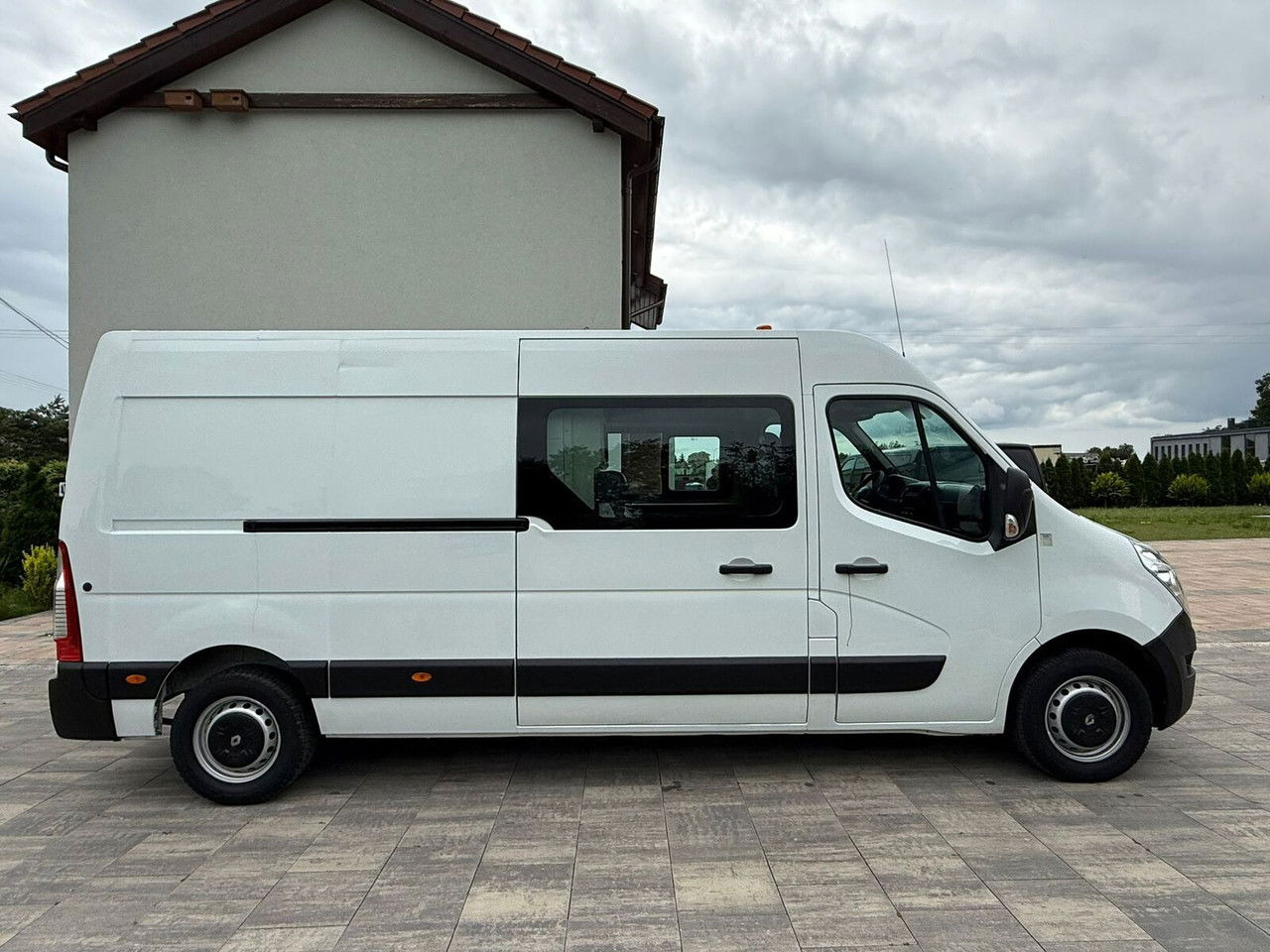 Renault Master L3H2 2016 Rok Doka Brygadówka 7-Miejsc Klima Kamera - Furgon: slika 4 Renault Master L3H2 2016 Rok Doka Brygadówka 7-Miejsc Klima Kamera - Furgon: slika 4