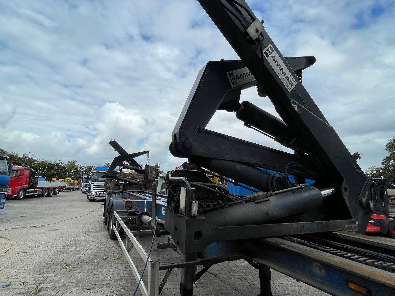 Hammar 151 HS side loader - Poluprikolica za prevoz kontejnera/ Poluprikolica sa promenjivim sandukom: slika 5 Hammar 151 HS side loader - Poluprikolica za prevoz kontejnera/ Poluprikolica sa promenjivim sandukom: slika 5