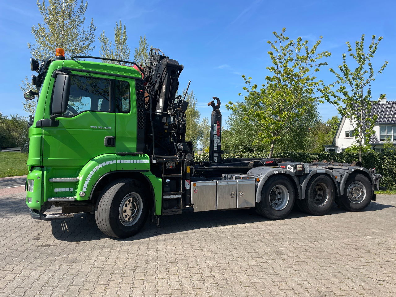 MAN TGS 35.420 met hiab 19tm Z kraan en 26t haakarm, bouwjaar 2018 - Kamion za prevoz kontejnera/ Kamion sa promenjivim sandukom, Kamion sa dizalicom: slika 1 MAN TGS 35.420 met hiab 19tm Z kraan en 26t haakarm, bouwjaar 2018 - Kamion za prevoz kontejnera/ Kamion sa promenjivim sandukom, Kamion sa dizalicom: slika 1