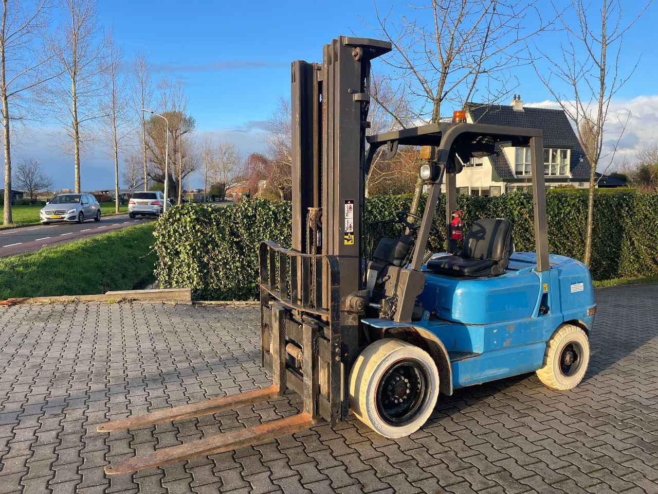 Nissan 3.5 tons diesel heftruck triplo 5.50m Hefhoogte 2000 uur - Viljuškar: slika 1 Nissan 3.5 tons diesel heftruck triplo 5.50m Hefhoogte 2000 uur - Viljuškar: slika 1